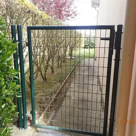 Maison Confortable A Avec Jardin Cloture بيت للعطل