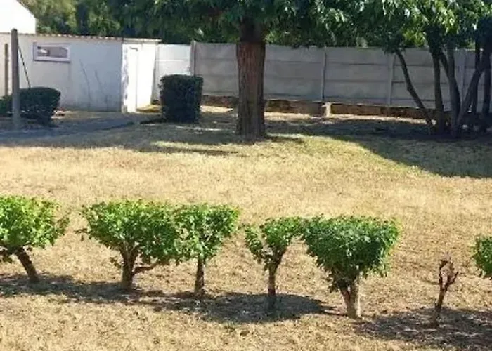 Maison Confortable A Avec Jardin Cloture بيت للعطل