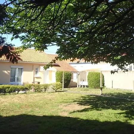 Casa vacanze Maison Confortable à Avec Jardin Clôturé
