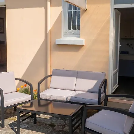 Maison Confortable à Avec Jardin Clôturé *